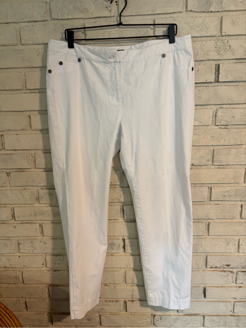 Vince Camuto White High-Rise pants/jeans size 14 no flaws